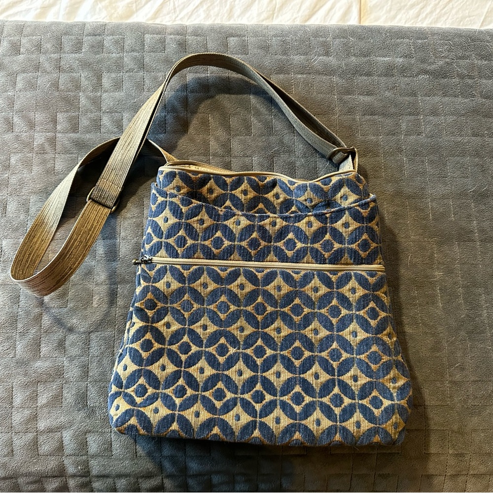 Never used Maruca Spree bag- discontinued color